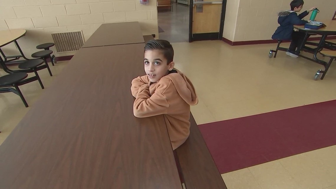 Long Island lunch monitor credited with saving boy choking on pizza [Video]