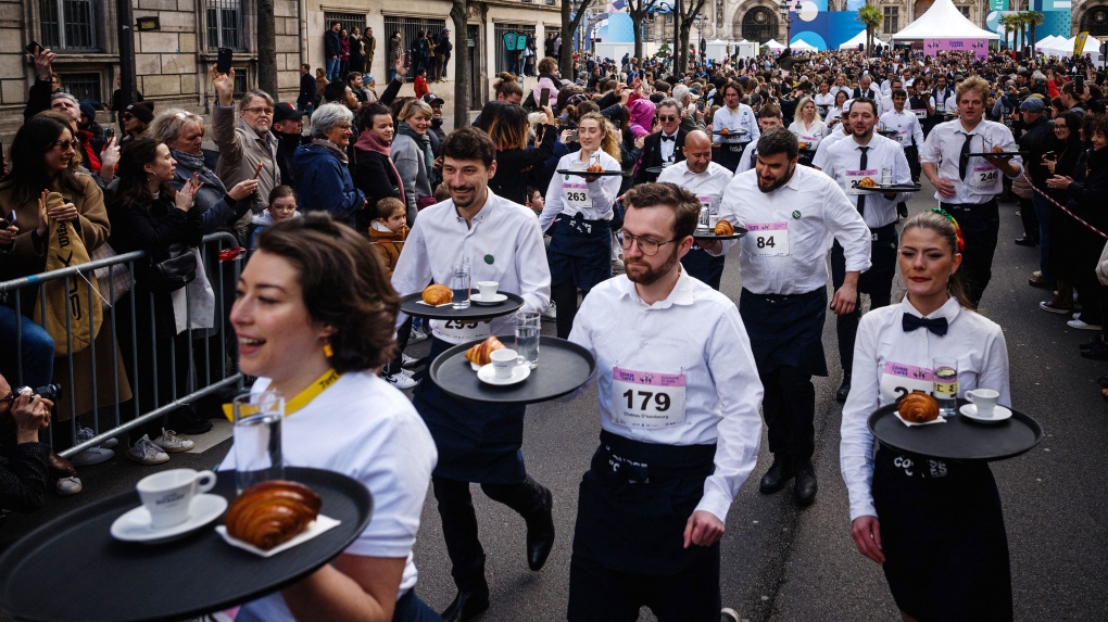 Paris waiters compete in race to get a coffee across capital [Video]