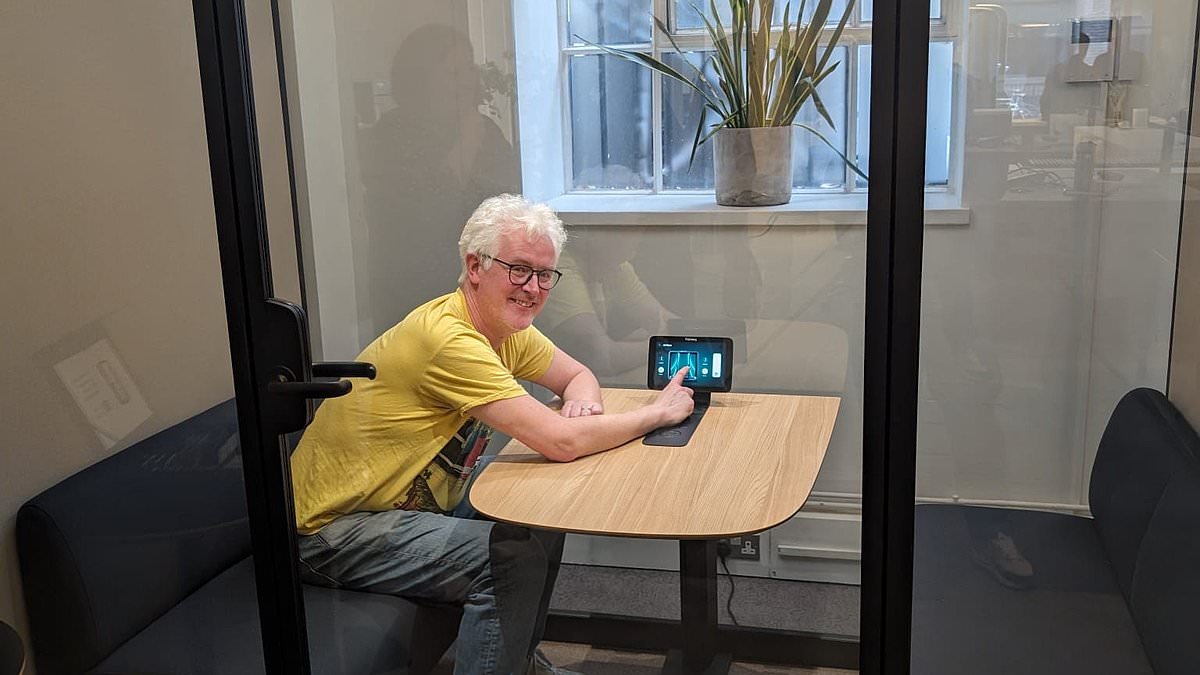 I tried the ‘office of the future’ which has been dubbed the ‘working from home killer’ [Video]
