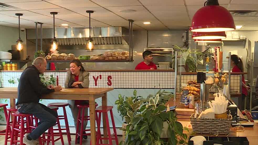 Indys Sandwich in South Portland gaining food fans [Video]