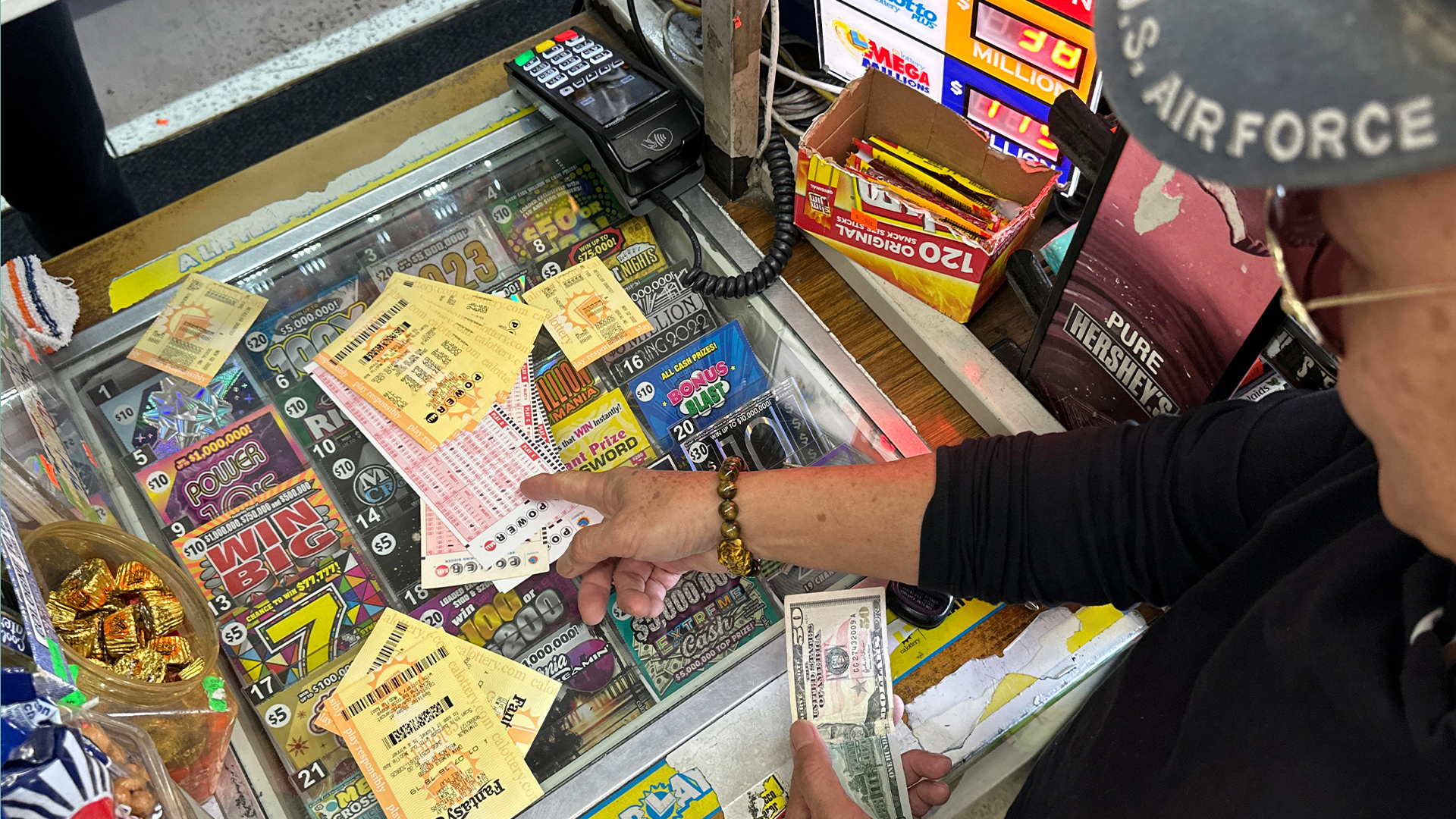I bought Powerball tickets on my lunch break and returned to work a millionaire – but I immediately lost thousands [Video]