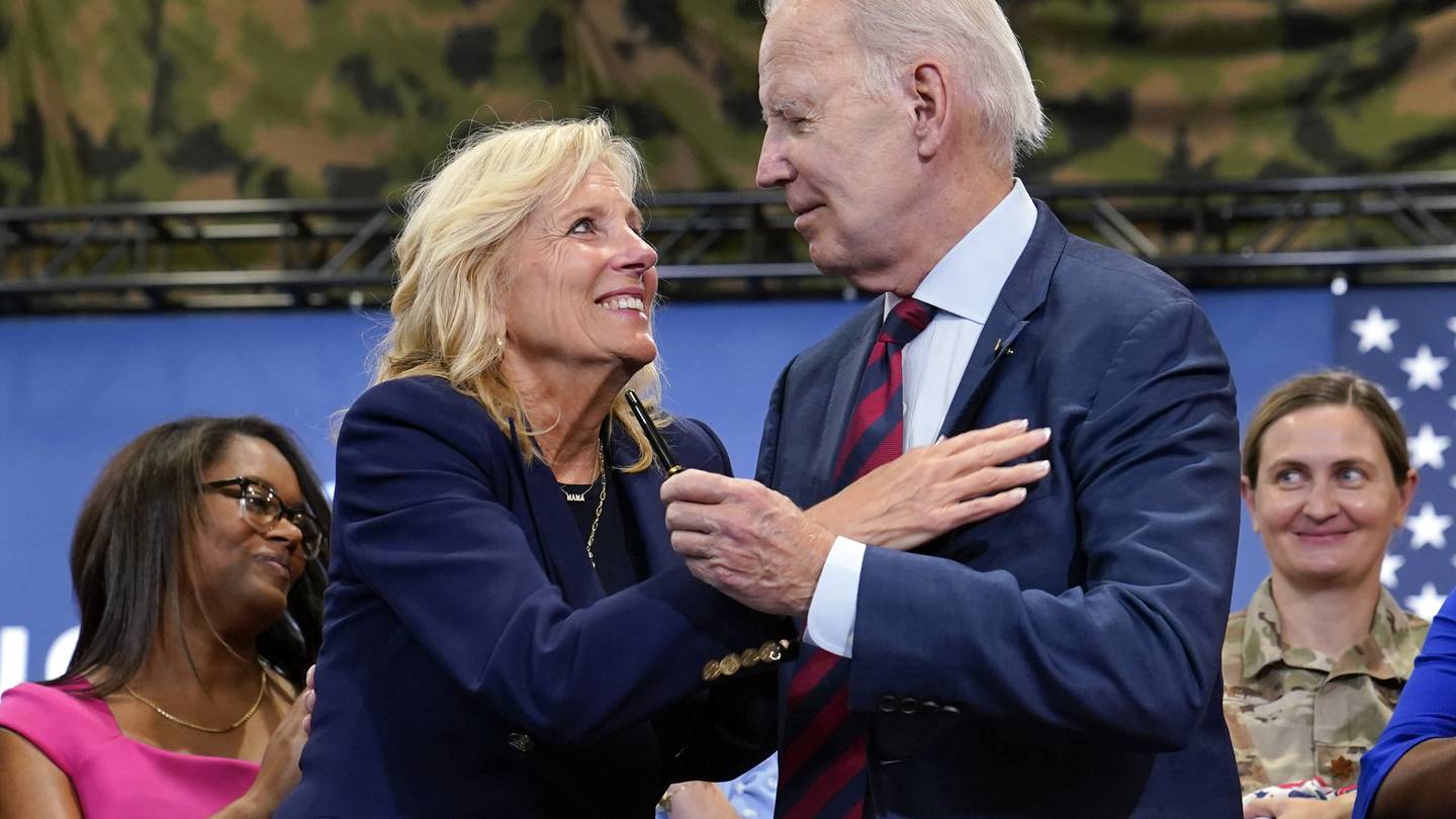 Biden announces help for federal employees who are military spouses and want to telework from abroad  WSB-TV Channel 2 [Video]