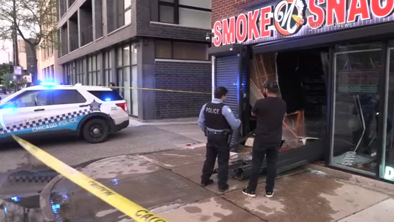 Chicago crime: Group crashes SUV into business, takes ATM on Western Avenue in Logan Square on Northwest Side, police say [Video]