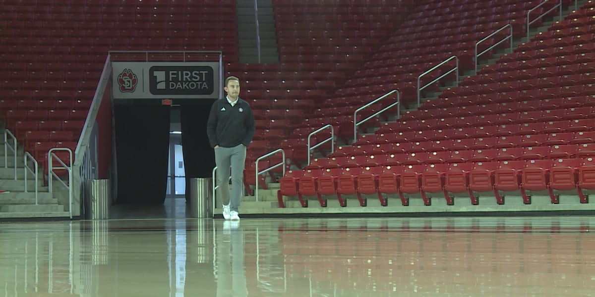 USD athletic counselor helps student-athletes balance school and sports [Video]