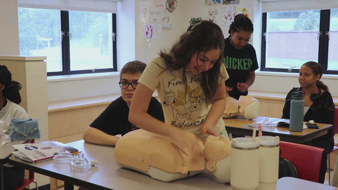 Library helping Arkansas teens with babysitting bootcamp [Video]