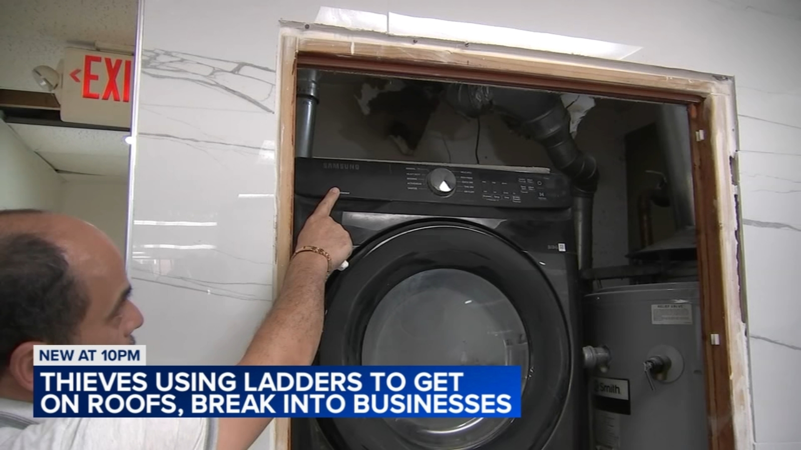 Chicago crime: Burglars use ladders to break in through roofs of businesses South Side neighborhoods, police say [Video]