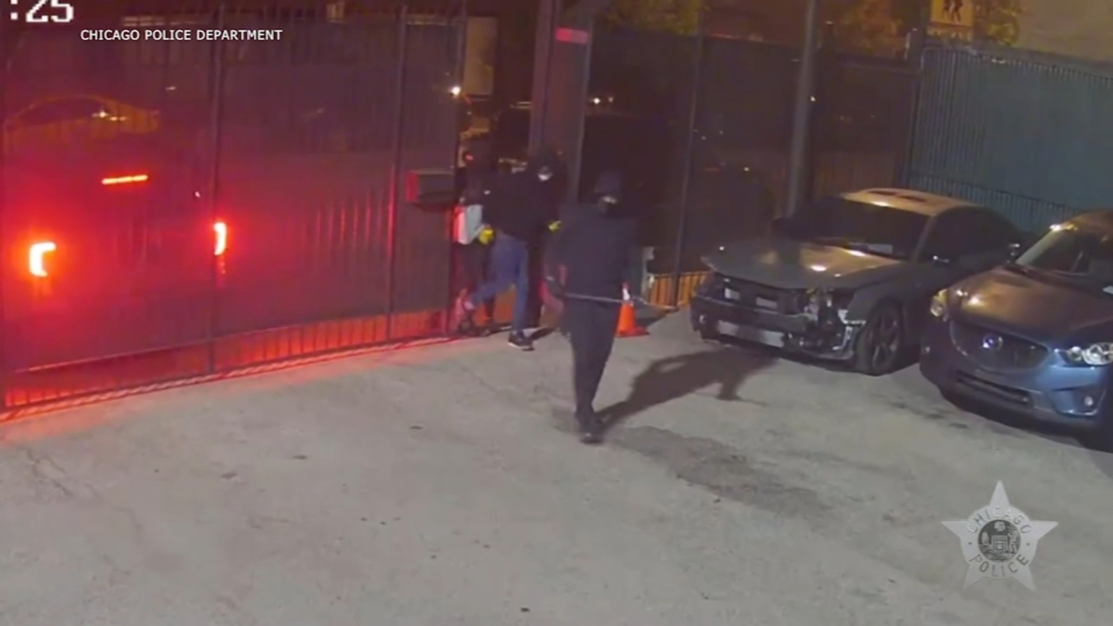 Chicago crime: 5 burglars wanted for targeting NW Side businesses on Kedzie, Pulaski, Milwaukee, CPD releases video