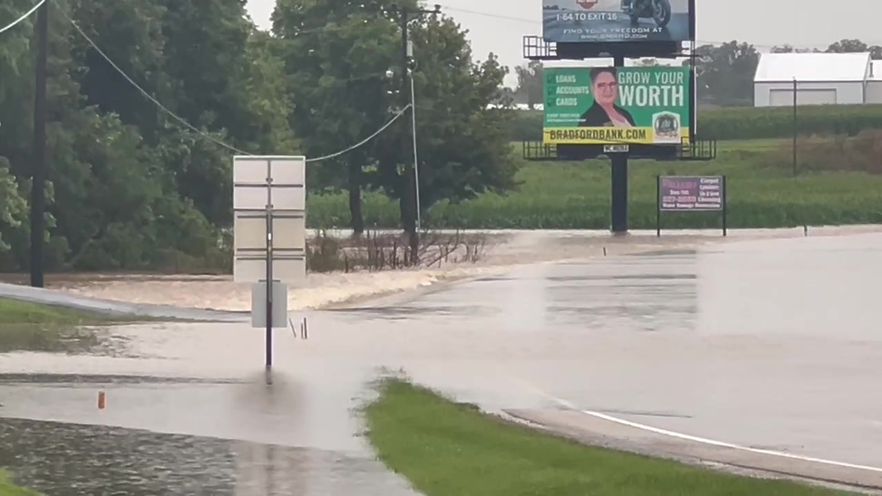 Dam Failure in Nashville, Illinois: [Video]