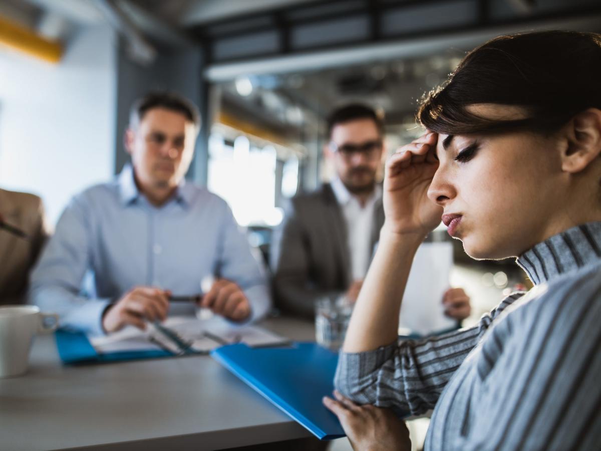 Meeting anxiety is a real thing. Here’s how to beat the nerves, according to a career expert. [Video]