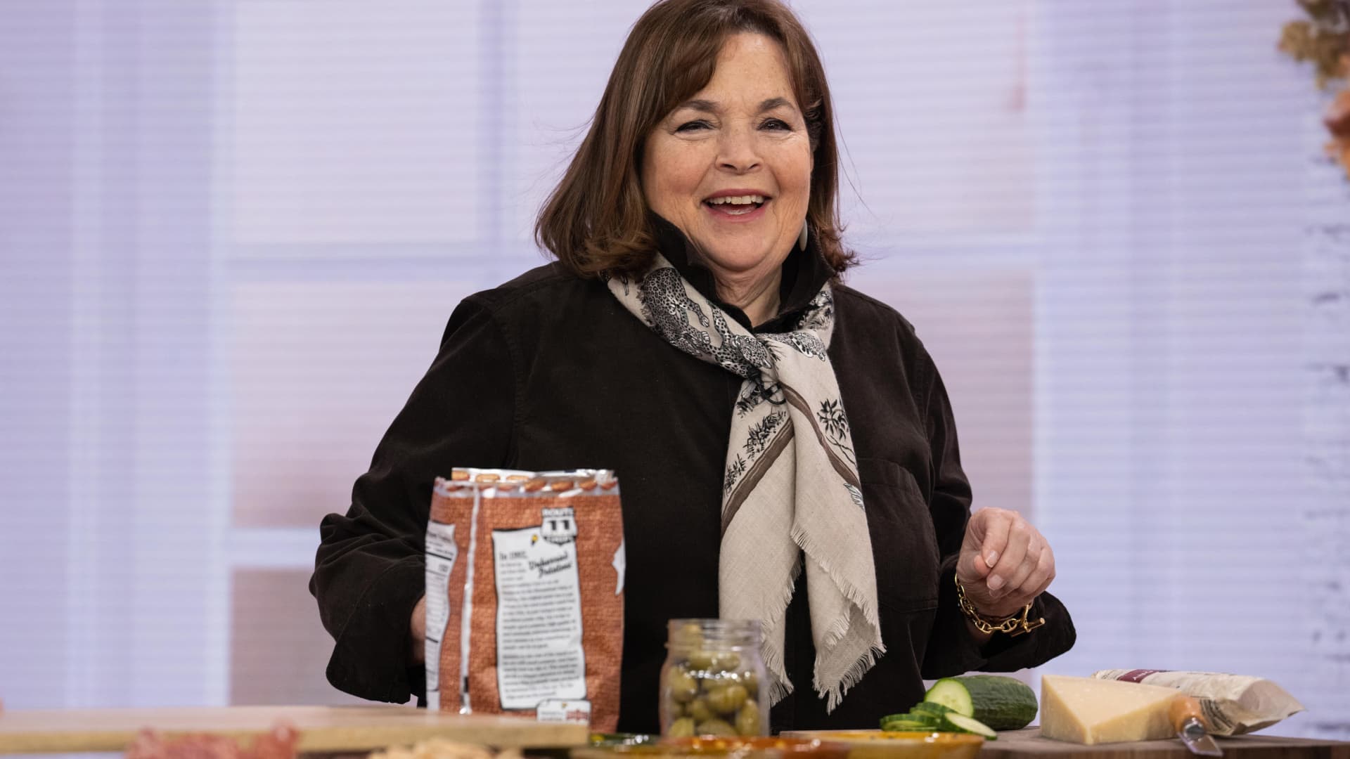 Ina Garten left a White House job to pursue her cooking careerhow the crazy risk paid off [Video]