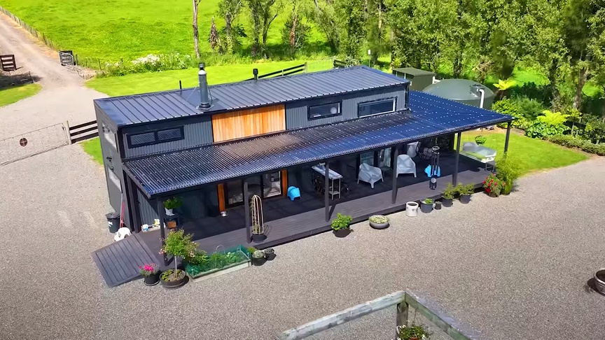 Modern Supersized Tiny Home Design [Video]