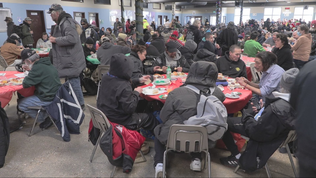 Siloam Mission helps spread Christmas cheer with special lunch celebration [Video]