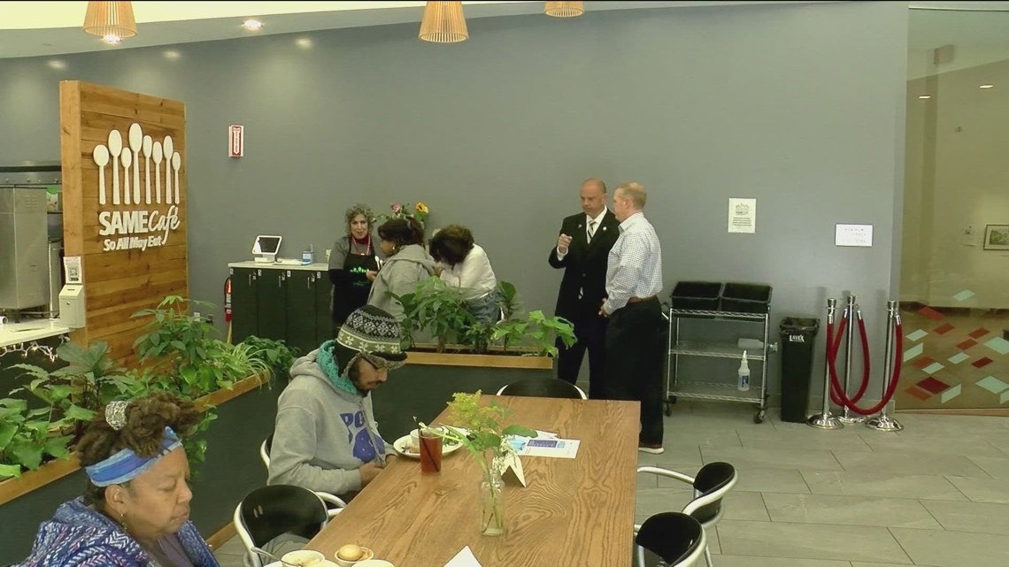 Toledo leaders mark beginning of MLK Day celebrations at SAME Cafe [Video]