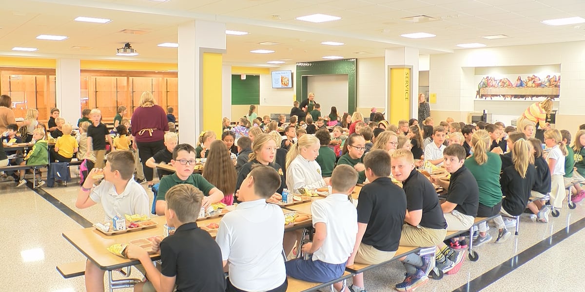 Right place right time: Assistant principal saves choking student while on lunch duty [Video]